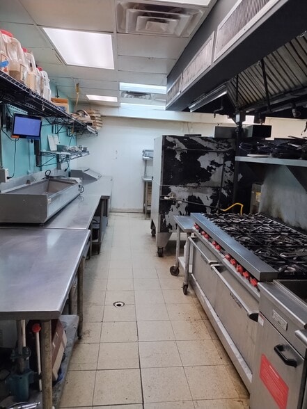 More Photos Of 600 W King St, Hillsborough Restaurant For Lease