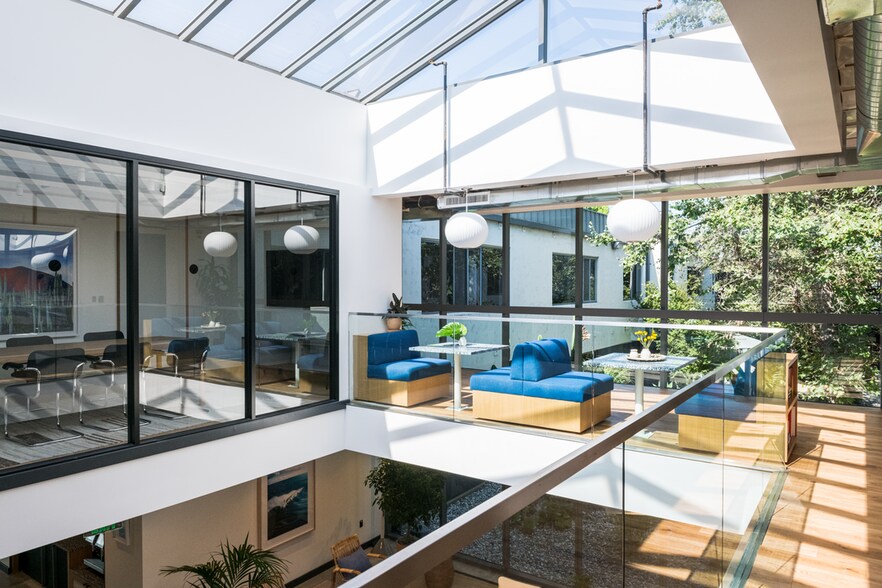 More Photos Of 3000 W Olympic Blvd, Santa Monica Office For Lease