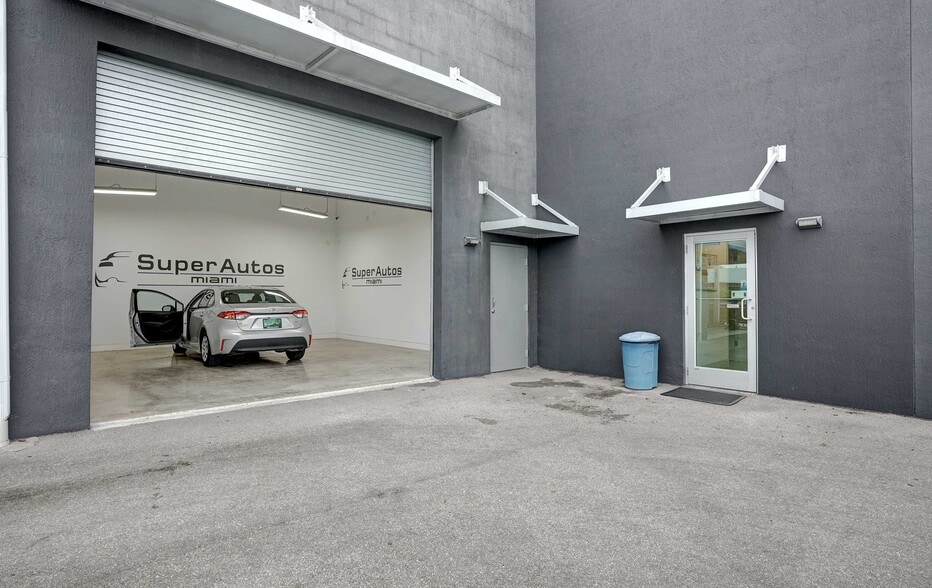 More Photos Of 8470 NW 58th St, Doral Auto Dealership For Sale