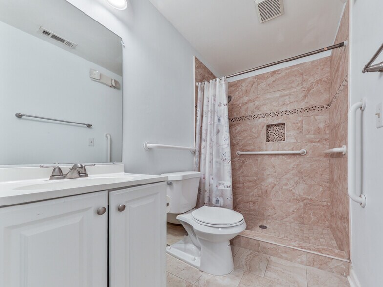More Photos Of 3605 Shallowford Rd, Marietta Healthcare For Sale