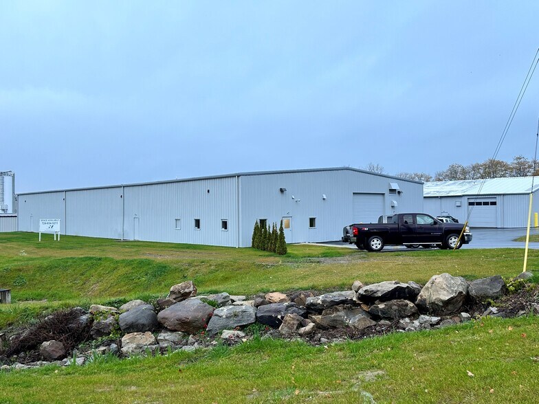 More Photos Of 137 Northgate Cir, New Castle Warehouse For Lease