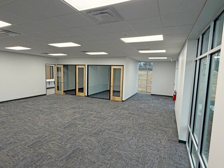 More Photos Of 785 Victor Hill Rd, Greer Distribution For Lease