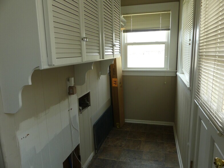 More Photos Of 304 S Trinity St, Decatur Office Residential For Lease