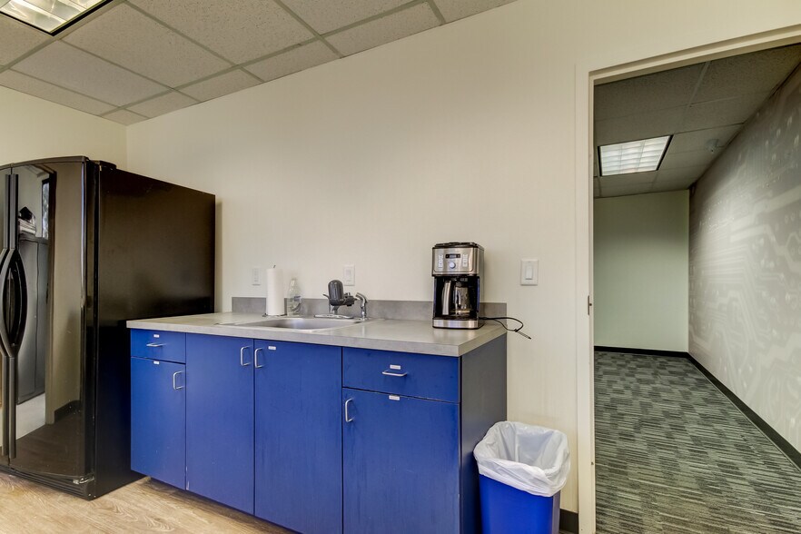 More Photos Of 12425 28th St N, Saint Petersburg Office For Lease