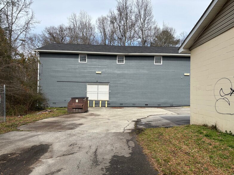 More Photos Of 1304 S Broad St, Monroe Flex For Lease