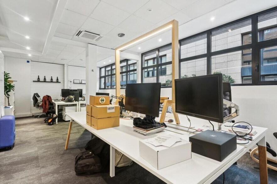 More Photos Of 3 Rue Fernand Pelloutier, Boulogne-Billancourt Office For Sale