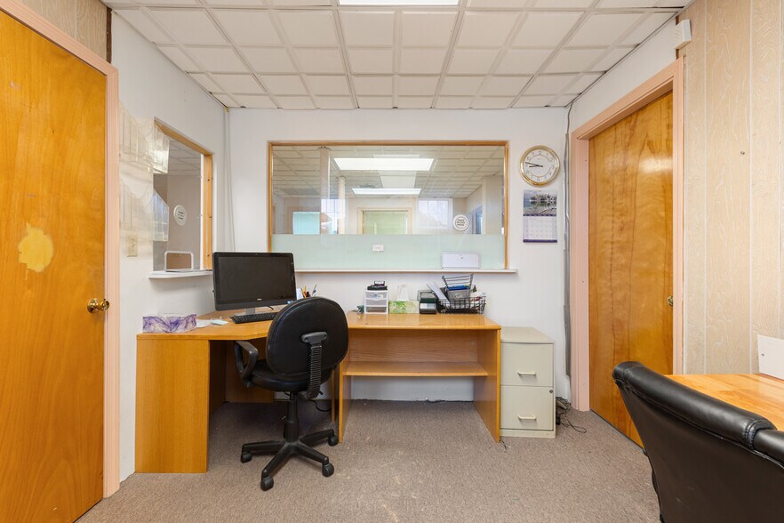 More Photos Of 25 Lowell St, Wilmington Loft Creative Space For Sale