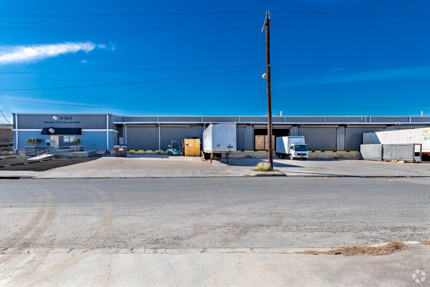 More Photos Of 2250 Chipley Cir, San Antonio Warehouse For Lease