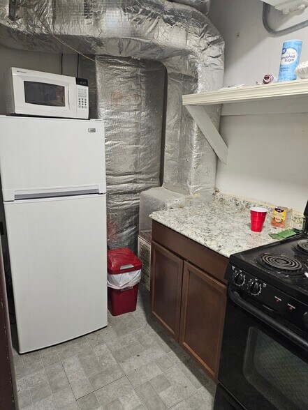 More Photos Of 104 Industry Dr, Yorktown Flex For Lease