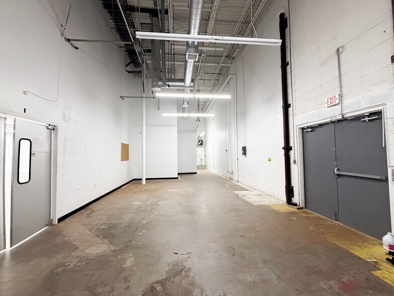 More Photos Of 2502-2504 50th St, Lubbock Freestanding For Lease