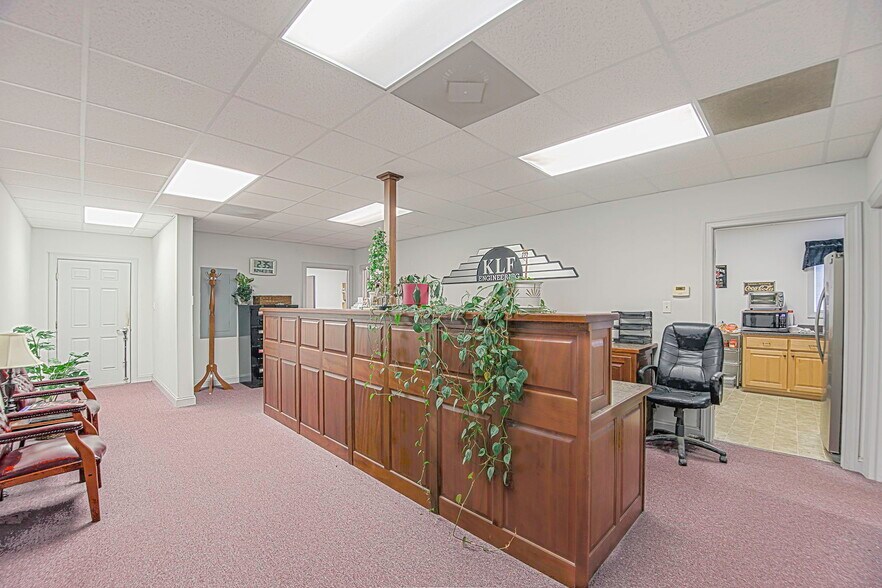 More Photos Of 10310 Memory Ln, Chesterfield Office For Sale