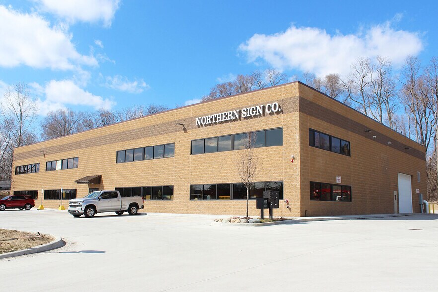 More Photos Of 2181 E Walton Blvd, Auburn Hills Service For Lease