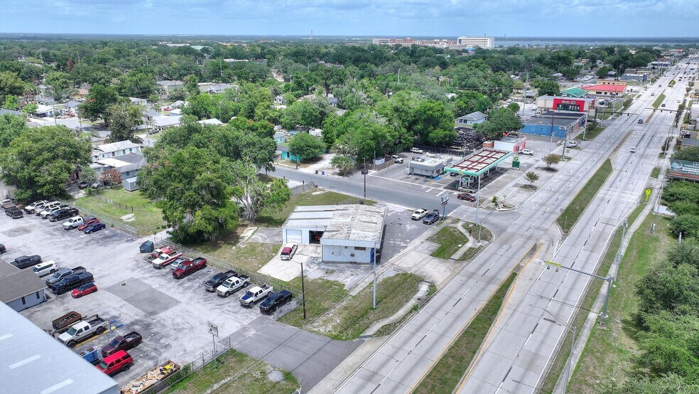More Photos Of 905 W Memorial Blvd, Lakeland Auto Repair For Sale