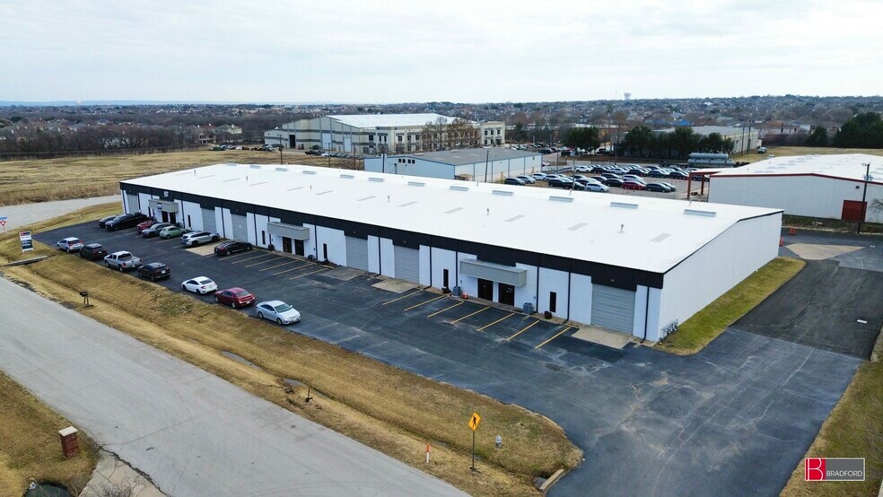 Primary Photo Of 1000-1008 N Commercial Blvd, Arlington Warehouse For Lease