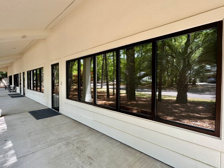Primary Photo Of 70 Capital Dr, Hilton Head Island Showroom For Sale