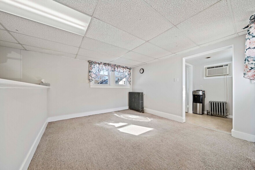 More Photos Of 17 North Ave, Rockland Apartments For Sale