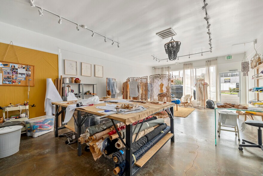 More Photos Of 1213-1223 S Pacific Coast Hwy, Redondo Beach Storefront For Sale