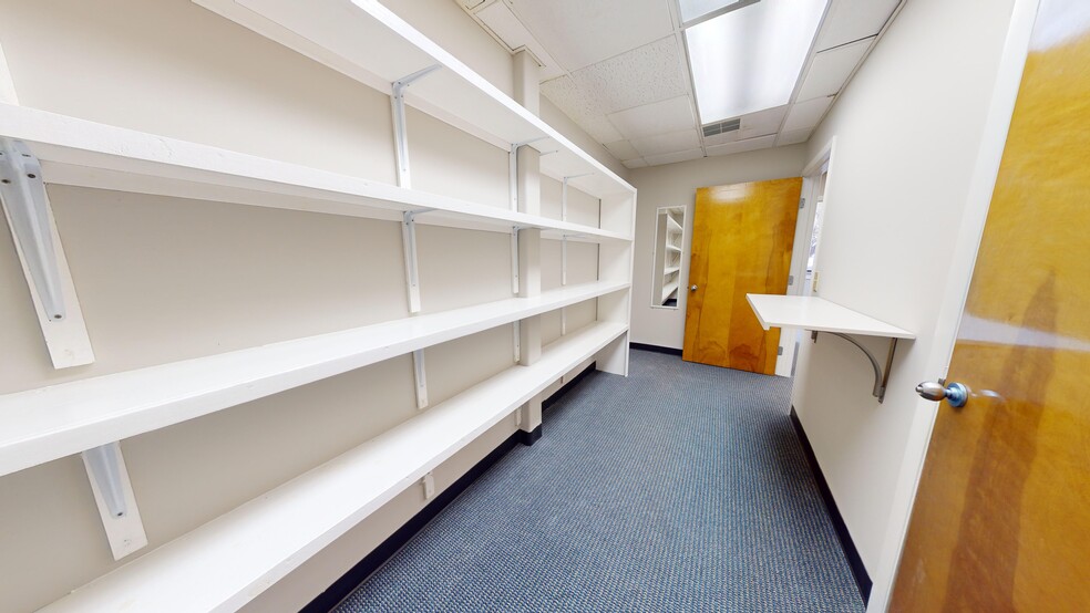 More Photos Of 130 N Gross Rd, Kingsland Medical For Sale