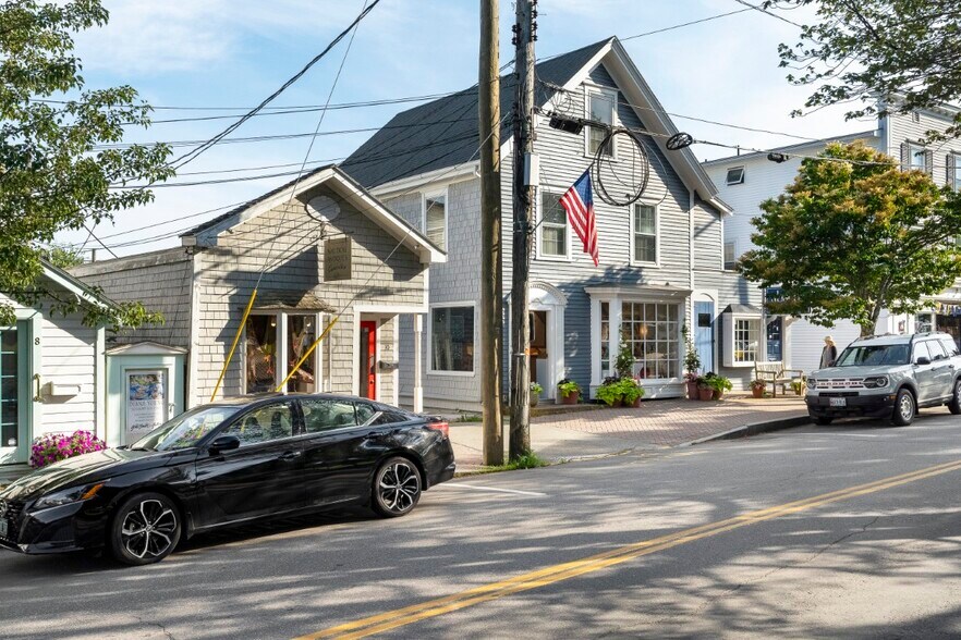 More Photos Of 10 McKown St, Boothbay Harbor Storefront For Sale