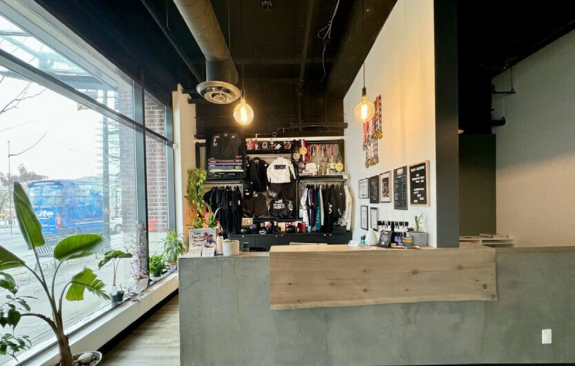 More Photos Of 100 Esplanade Espl E, North Vancouver Office For Lease