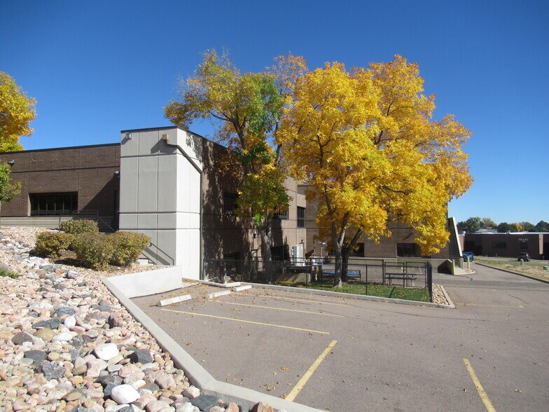 More Photos Of 5926 McIntyre St, Golden Office For Sale