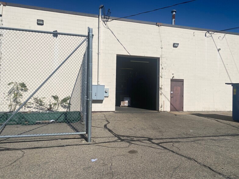 More Photos Of 33 Plan Way, Warwick Warehouse For Lease
