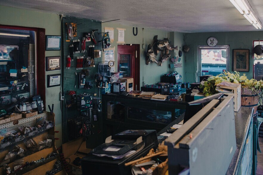 More Photos Of 601 S School Ave, Fayetteville Auto Repair For Sale