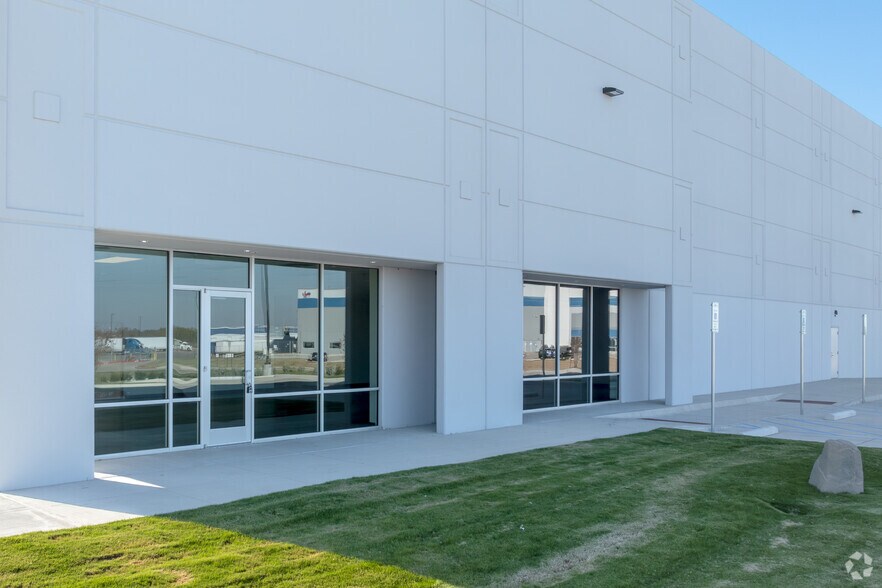 More Photos Of 5 Jamison Ct, Terrell Distribution For Lease