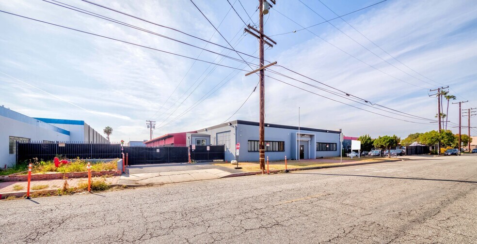 More Photos Of 3019 Vail Ave, Commerce Manufacturing For Sale