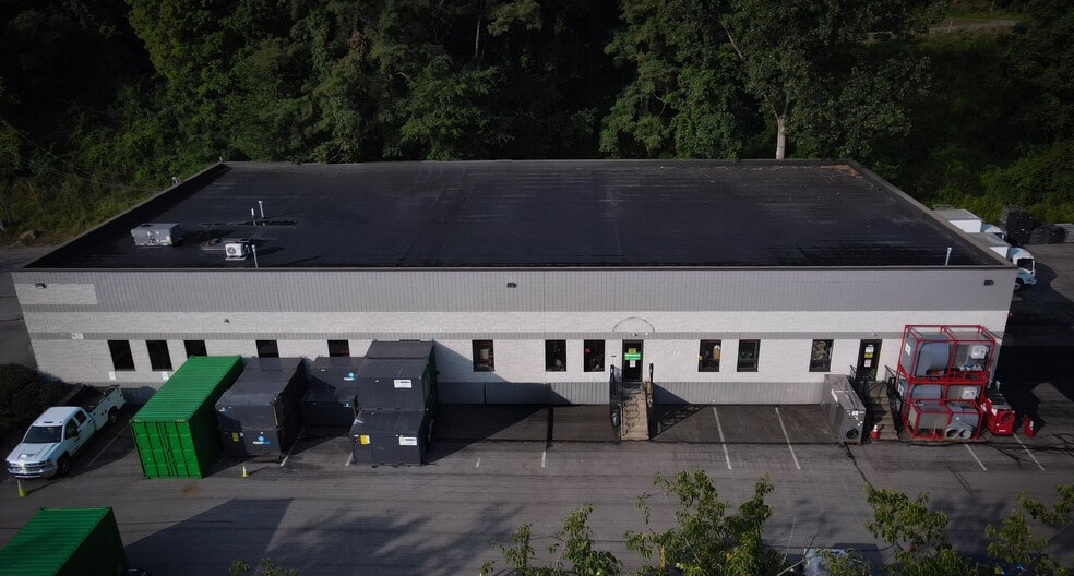 More Photos Of 772 Pine Valley Dr, Pittsburgh Distribution For Lease