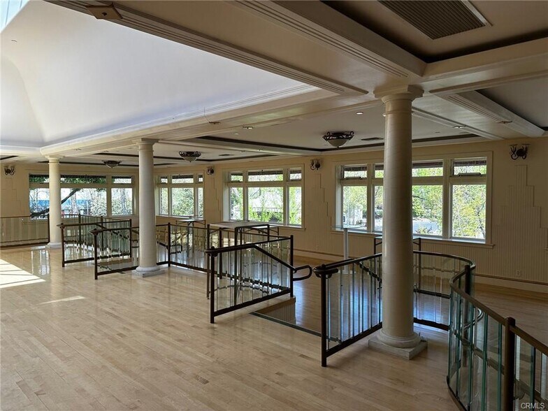 More Photos Of 200 Wall St, Chico Bar For Sale