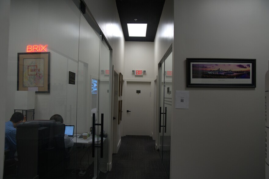 More Photos Of 16101-16173 Biscayne Blvd, North Miami Beach Storefront For Lease