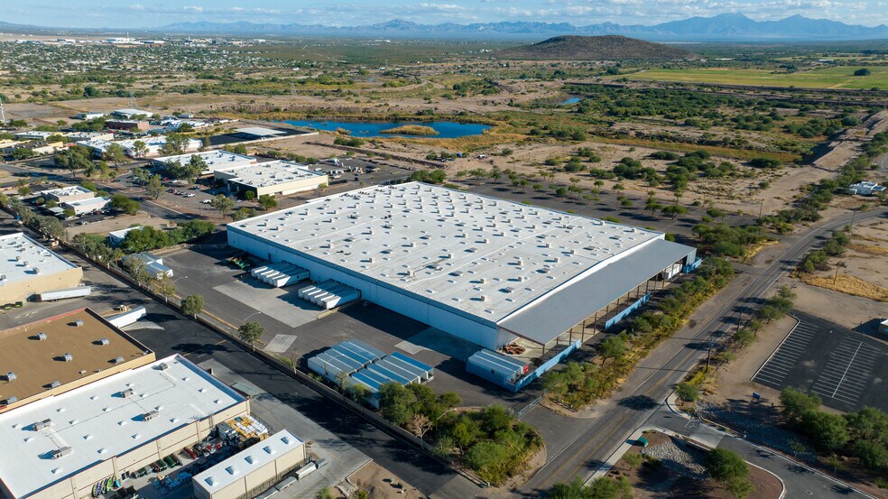 More Photos Of 6700 S Pella Dr, Tucson Light Manufacturing For Sale
