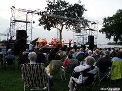 More Photos Of 7 Bond St, Great Neck Apartments For Lease