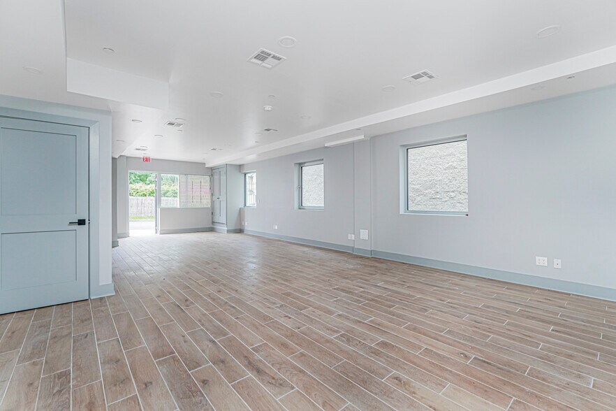 More Photos Of 259 Walker St, Staten Island Office For Sale