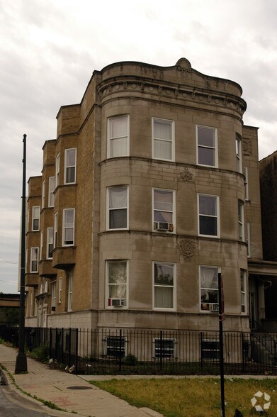 More Photos Of , Chicago Multifamily For Sale