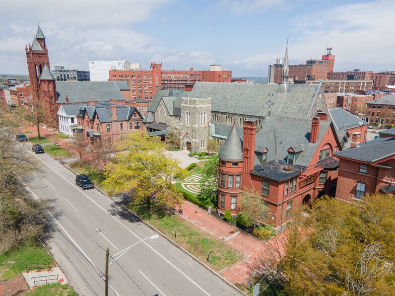 More Photos Of 131 State St, Portland Apartments For Sale