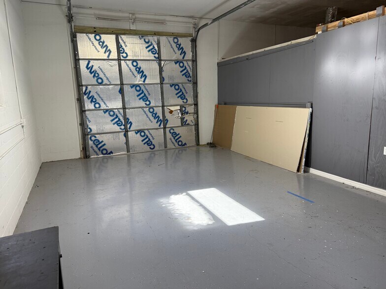 More Photos Of 8132 Cormel St, Port Richey Industrial For Lease