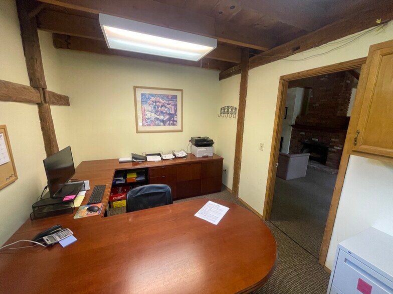 More Photos Of 167 Baxter Rd, Storrs Mansfield Office For Sale