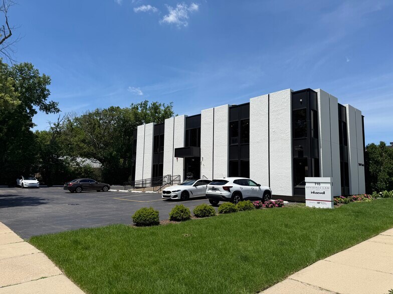 Primary Photo Of 710 N York Rd, Hinsdale Medical For Lease
