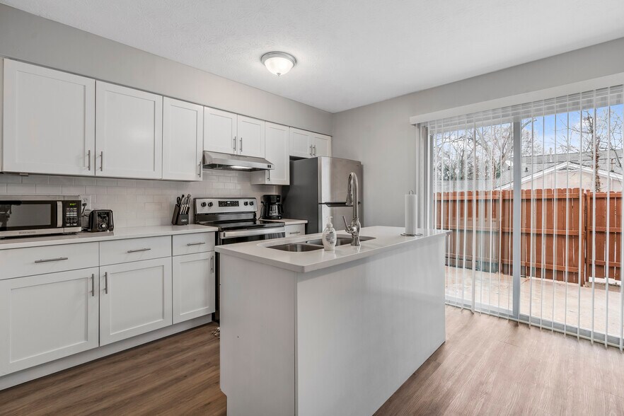 More Photos Of 1749 Hawthorne Ave, College Park Apartments For Sale