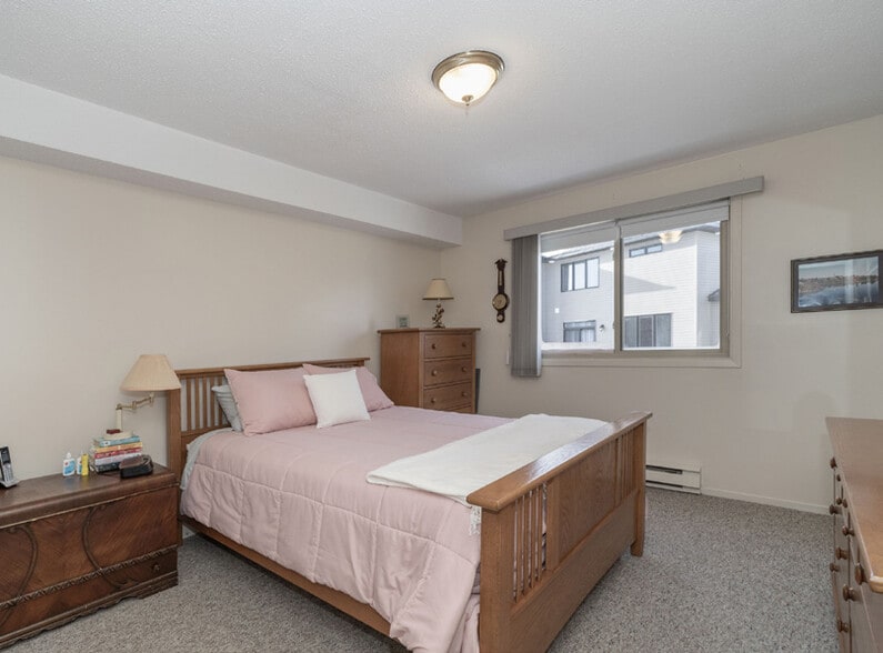 More Photos Of 1 Robert St, Arnprior Apartments For Sale