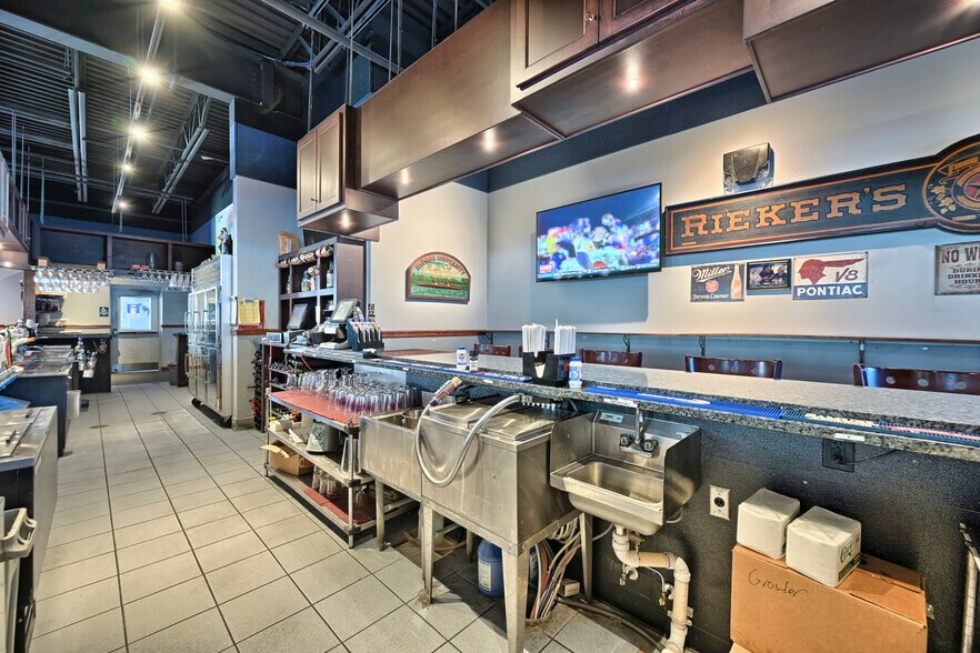 More Photos Of 589 Salem Rd, Etters Restaurant For Sale