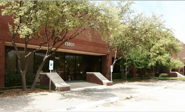 More Photos Of 13801 Hutton Dr, Farmers Branch Light Manufacturing For Sale
