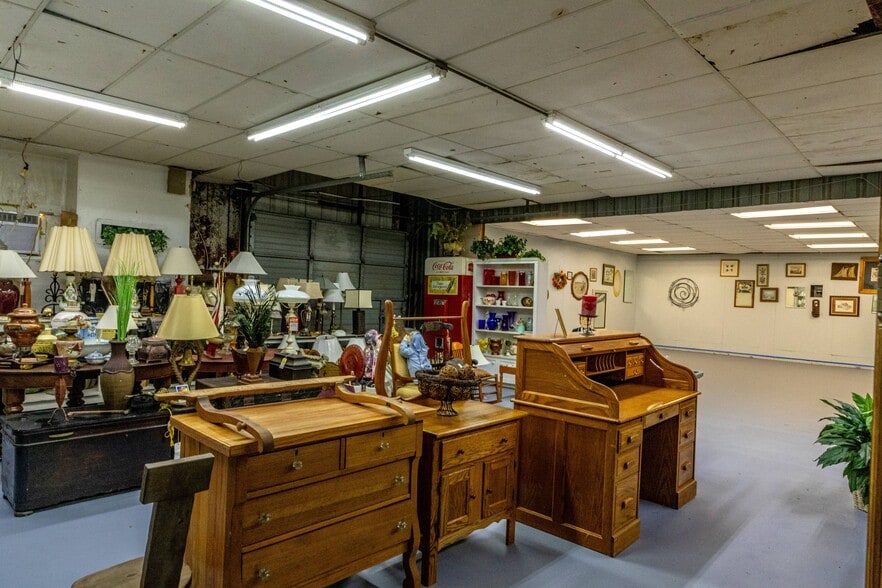 More Photos Of 1300 Ponce De Leon Blvd, Brooksville Warehouse For Sale