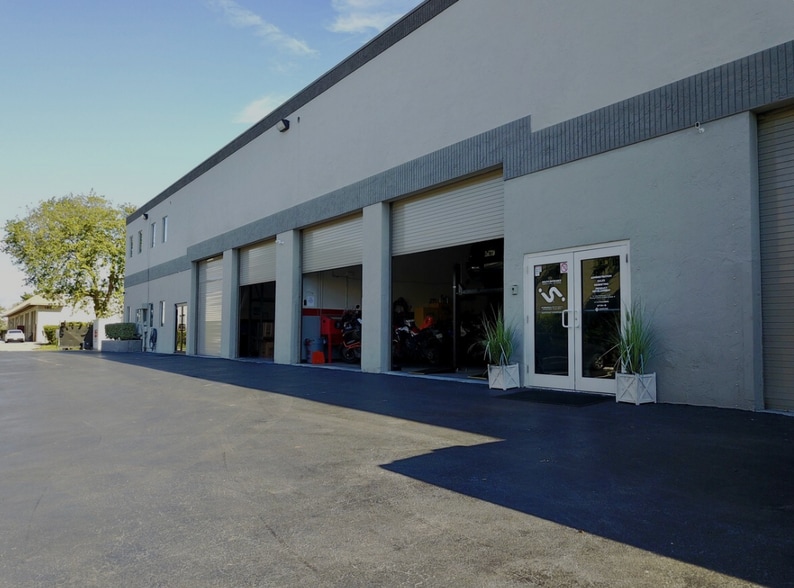 Primary Photo Of 1901 NW 32nd St, Pompano Beach Warehouse For Lease