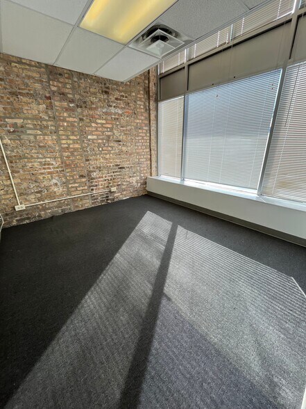 More Photos Of 5000-5014 W Madison St, Chicago Apartments For Lease