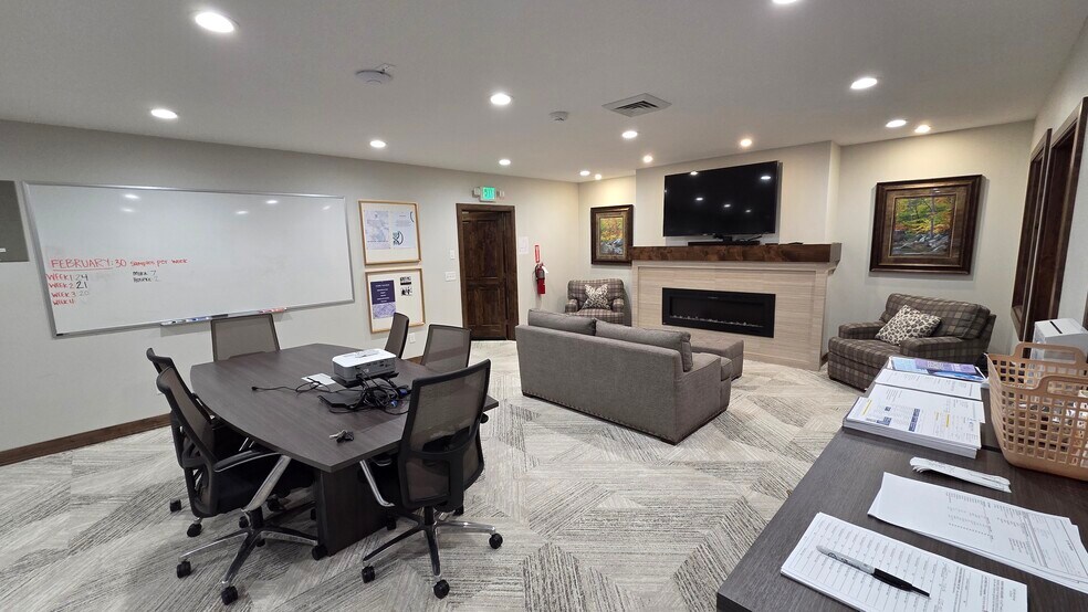 More Photos Of 1680 Elk Creek Dr, Idaho Falls Office For Lease