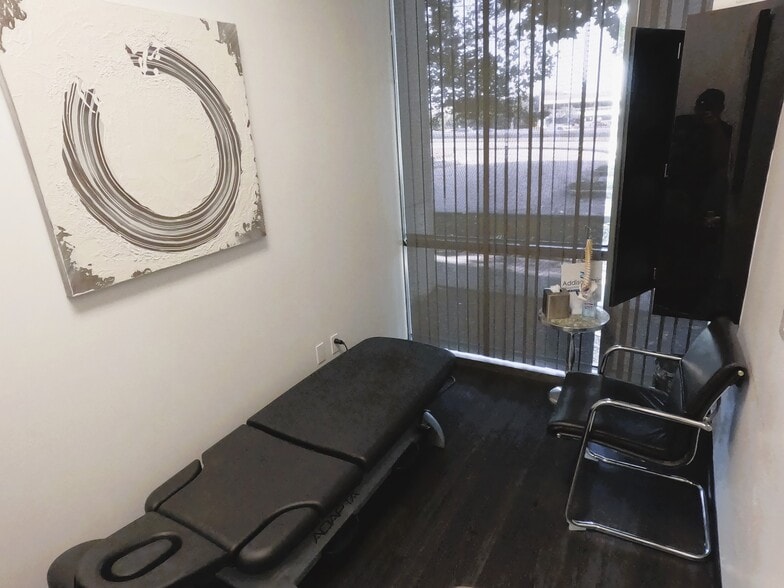 More Photos Of 16633 N Dallas Pky, Addison Office For Lease