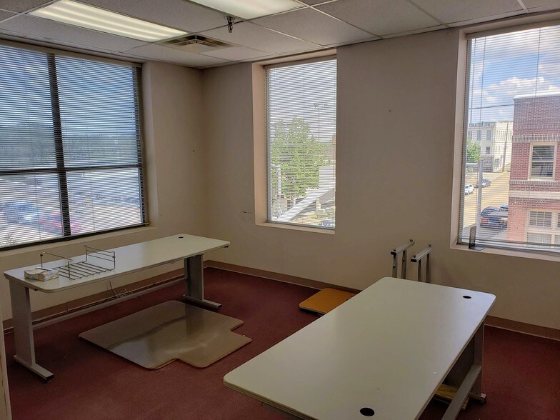 More Photos Of 200 State St, Mccomb Office For Lease